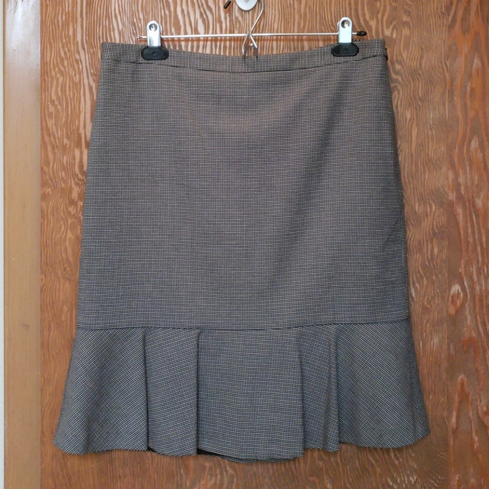 Ann Taylor Loft gray black scale lined skirt